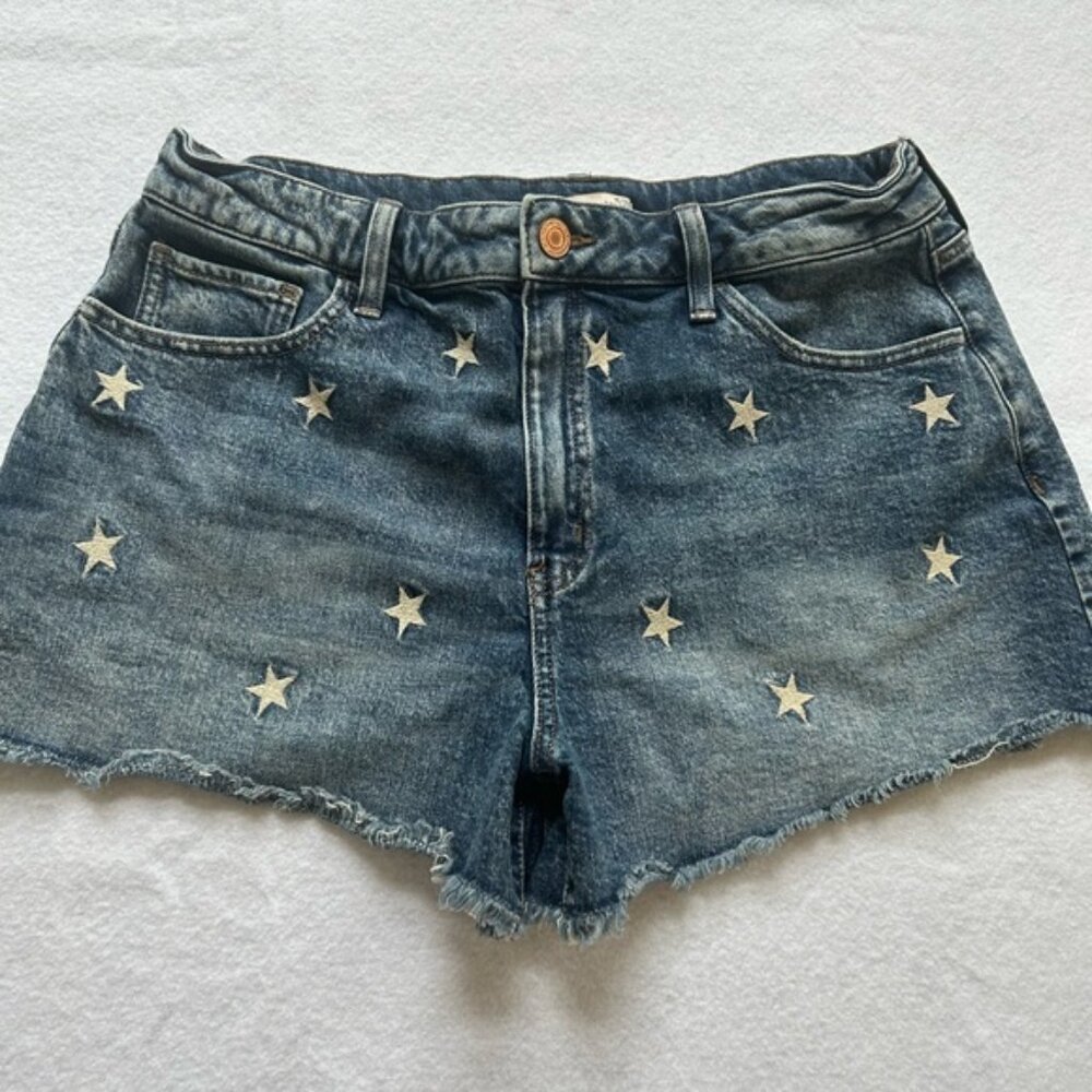 Womens SO High Rise Cutoff Shorts. Embroidered Stars, Size 15/32